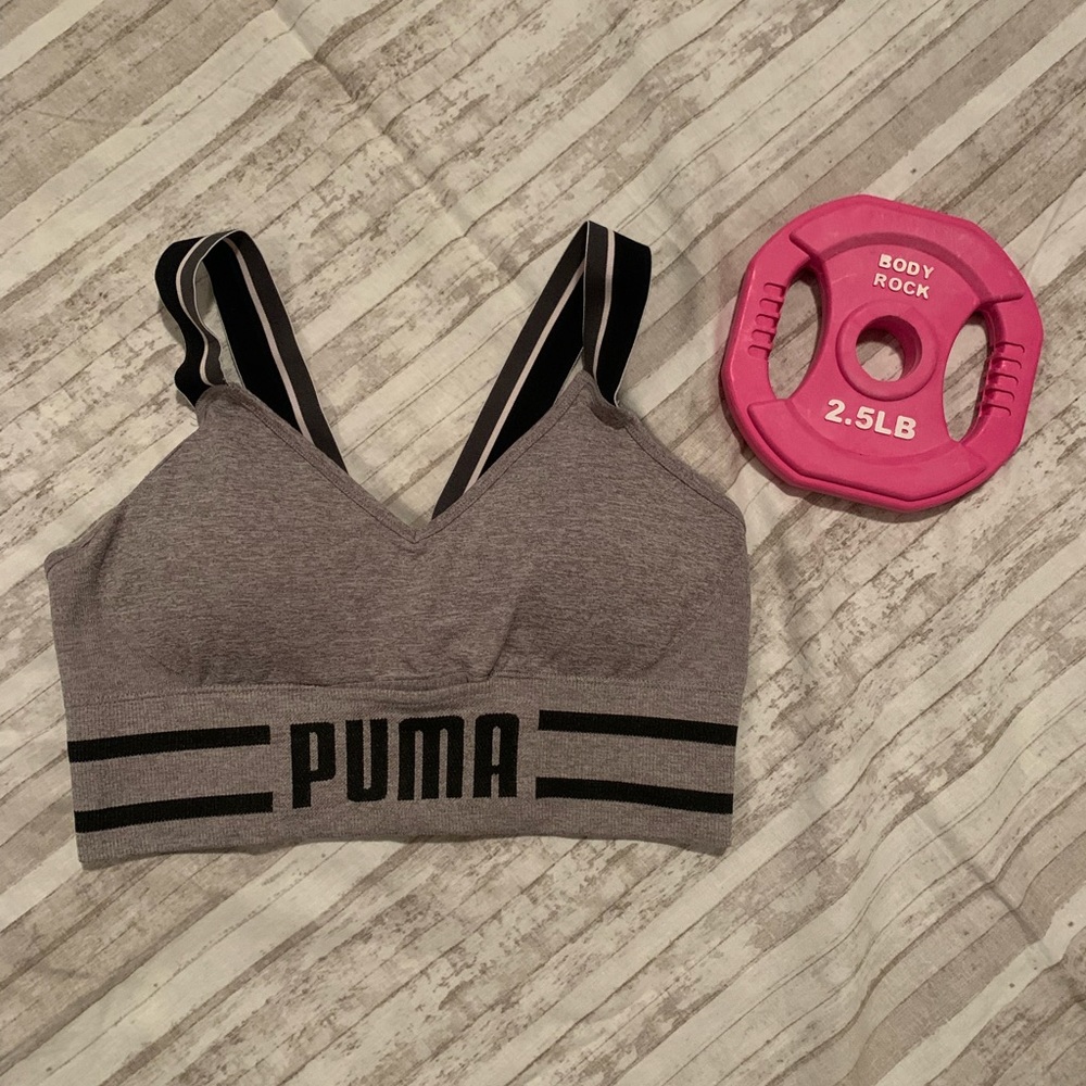 💪🏻 Puma Grey Medium Sports Bra